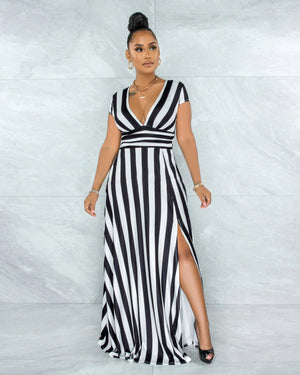 Frida - Sexy gestreiftes Kleid mit hoher Taille