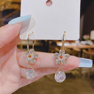 KONINKLIJKE BLOEI HANGER OORBELLEN